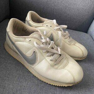 Nike Cortez Women's Classic Size 8 Sneakers